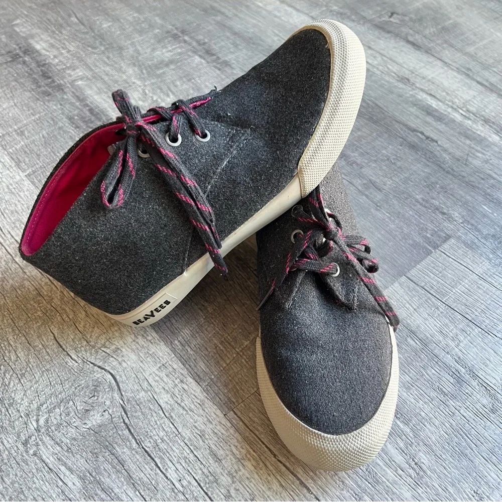 Seavees Boots Sneakers Gray Women's Size 7